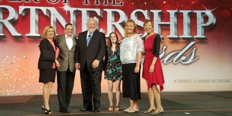 KHM Receives Chairman’s Host Award for U.S Agency Affiliates from Travel Leaders